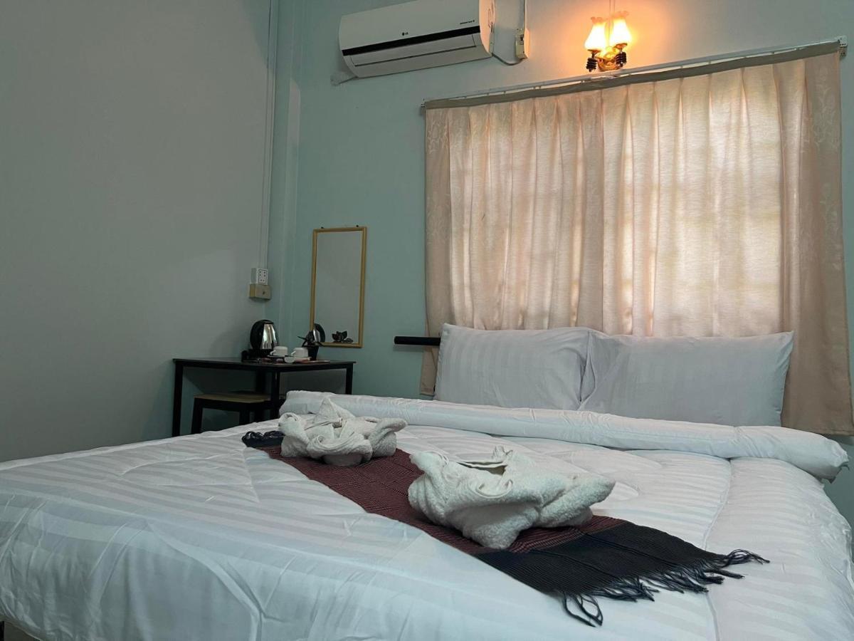 Lotus Blanc Homestay バッタンバン エクステリア 写真